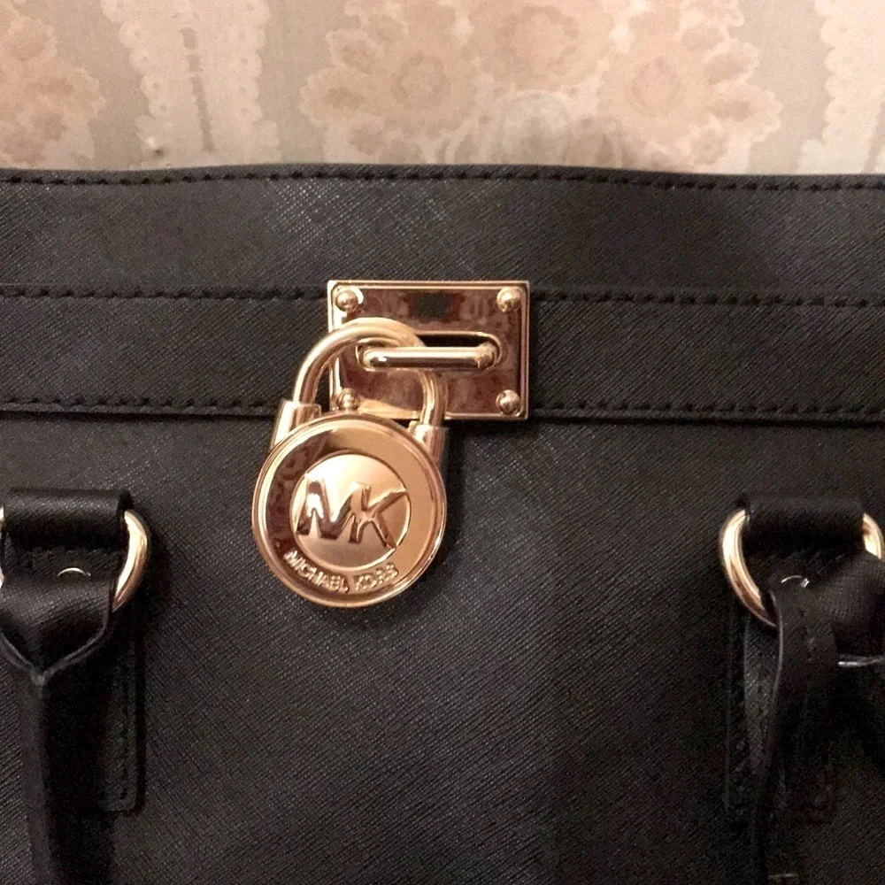 NWOT Michael Kors Black Textured bag